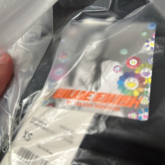 New Billie Eilish by Takashi Murakami UT Short Sleeve Oversized Graphic - Picture 5 of 9